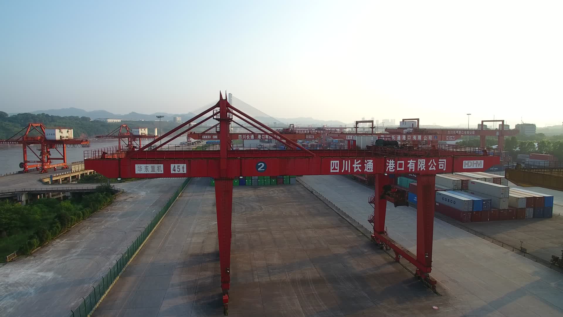泸州港港口码头船运码头水运码头视频的预览图