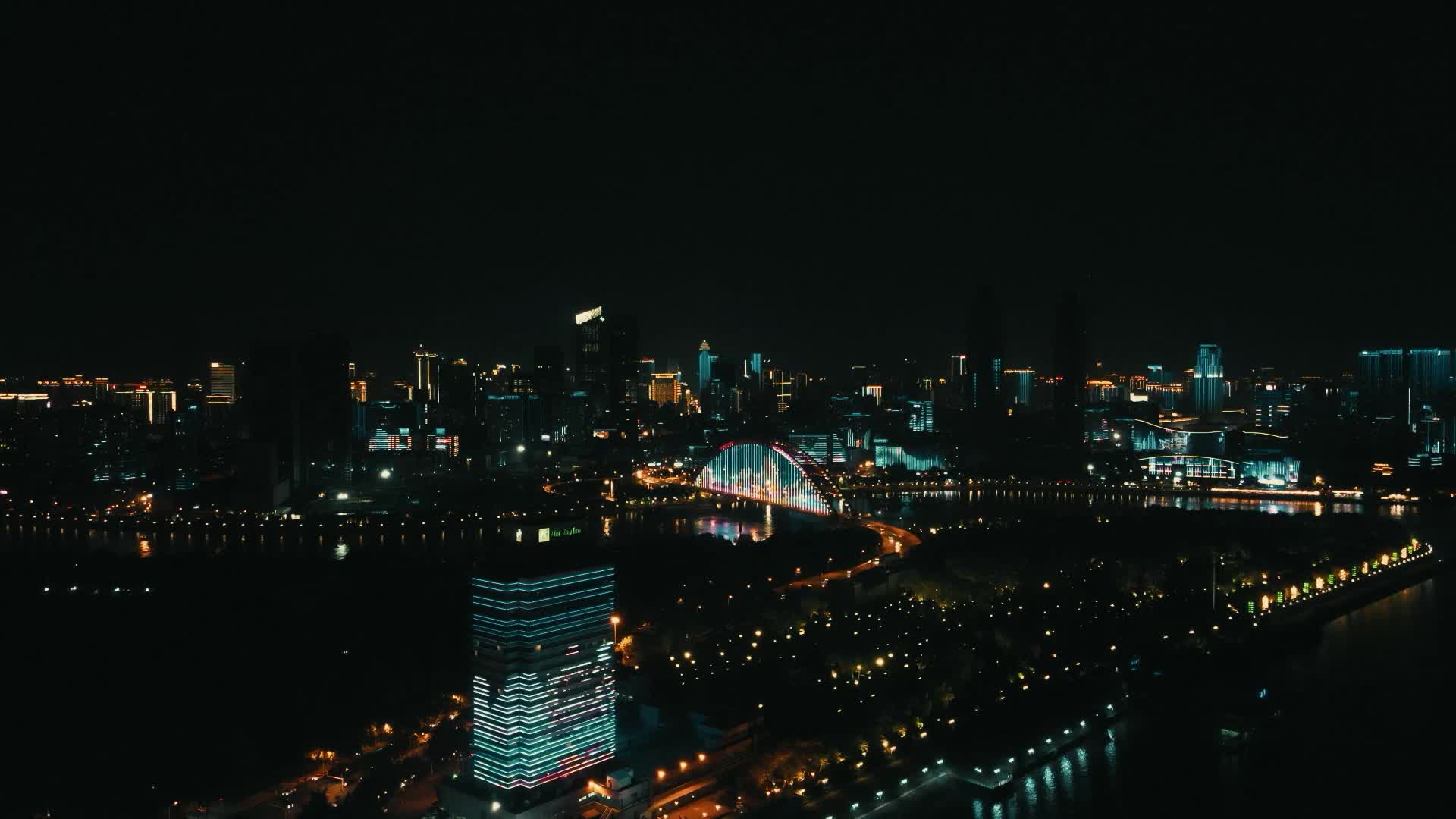 湖北武汉夜景黑金调色4K航拍视频的预览图