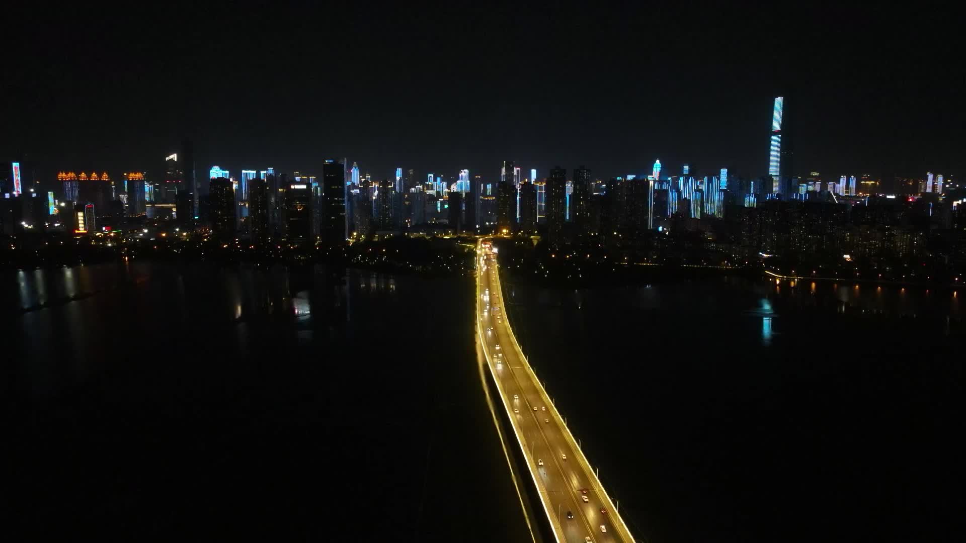湖北武汉沙湖大桥夜景交通航拍视频的预览图