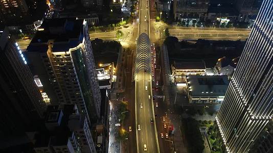 湖北武汉城市夜景交通航拍视频的预览图