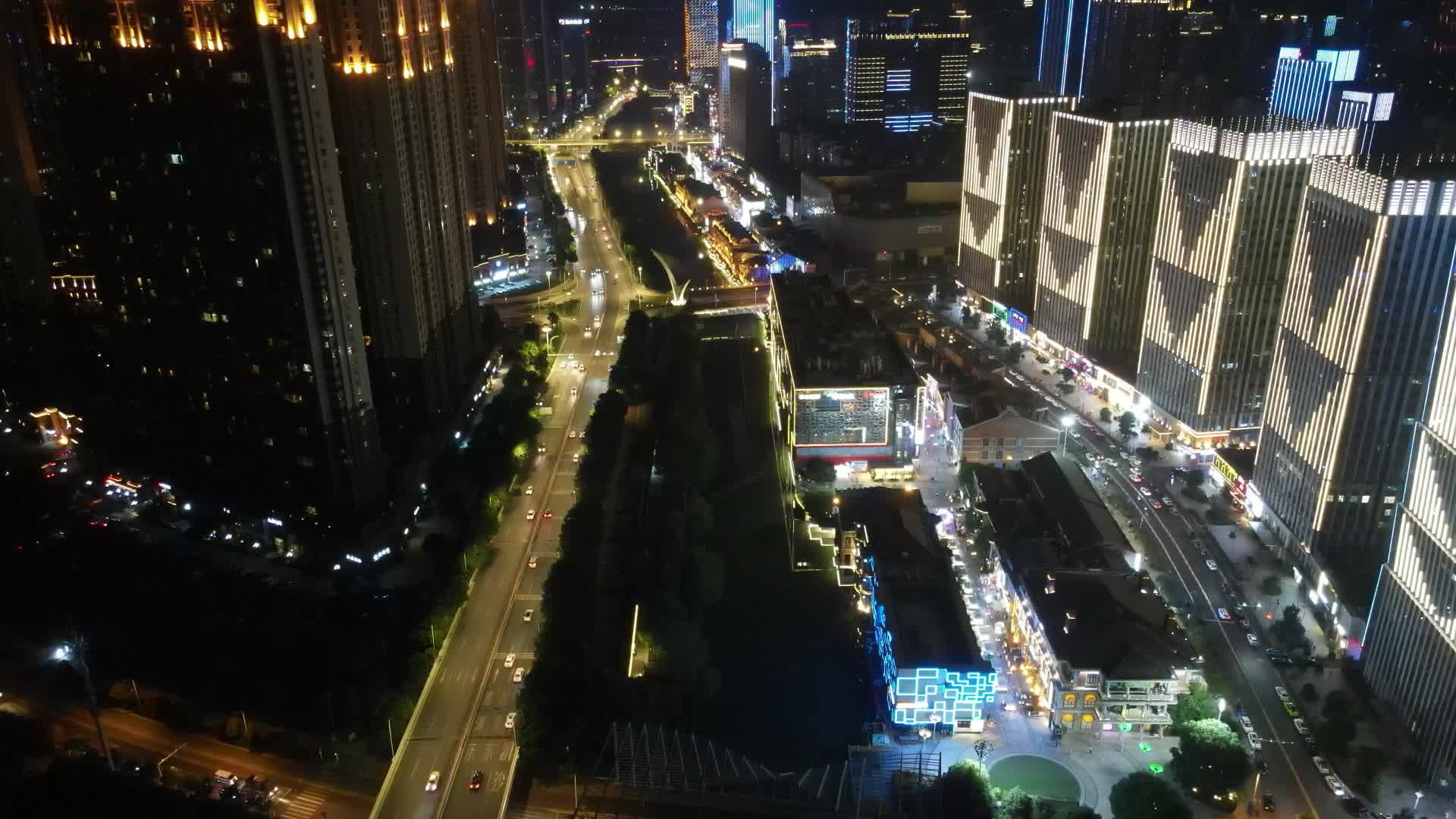 航拍湖北武汉楚河汉街夜景灯光视频的预览图
