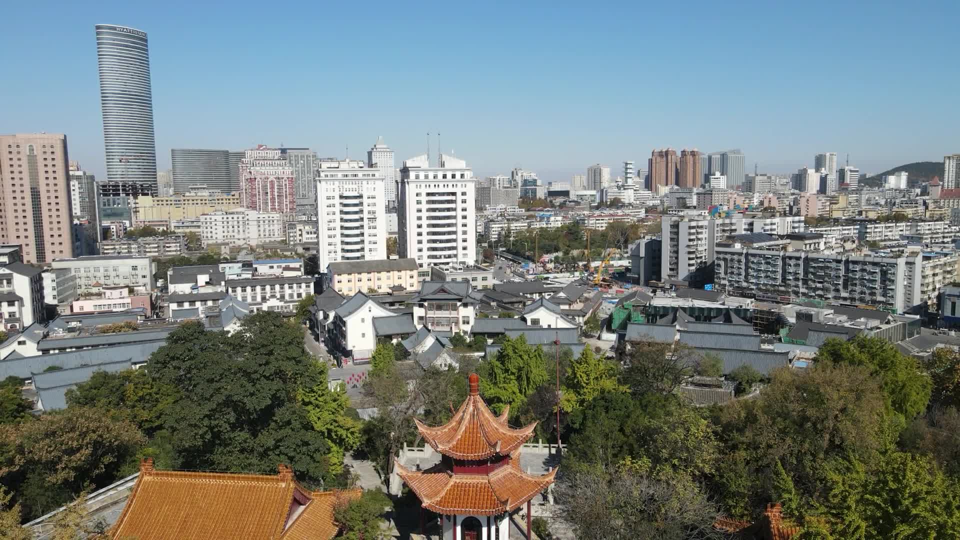 航拍江苏徐州马戏台古建筑旅游景区视频的预览图