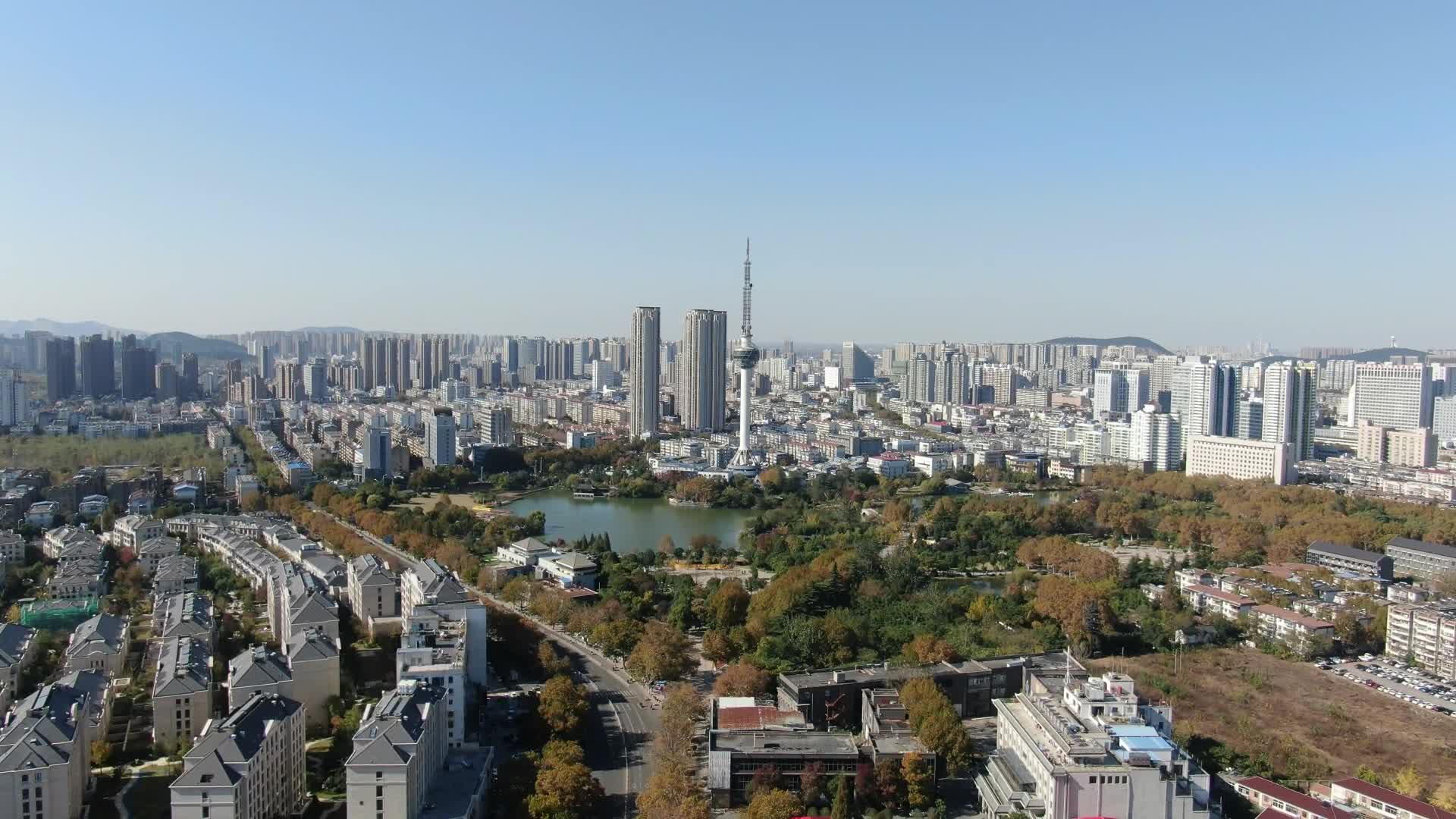 航拍江苏徐州电视塔地标建筑视频的预览图