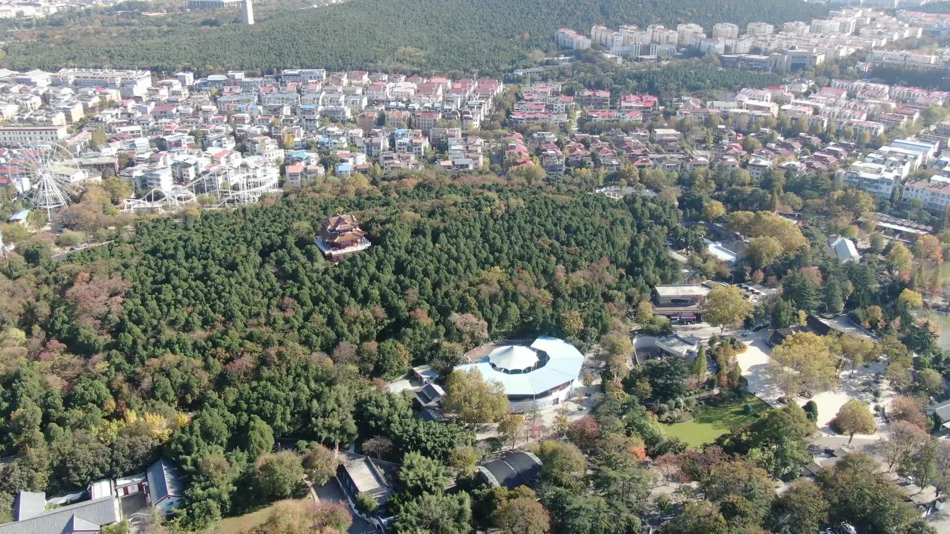 航拍江苏徐州彭祖园4A景区视频的预览图