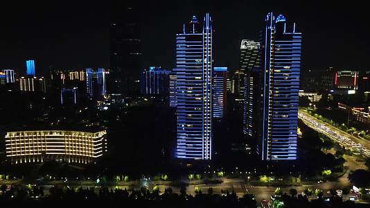 航拍湖北武汉市政协办公大楼夜景视频的预览图