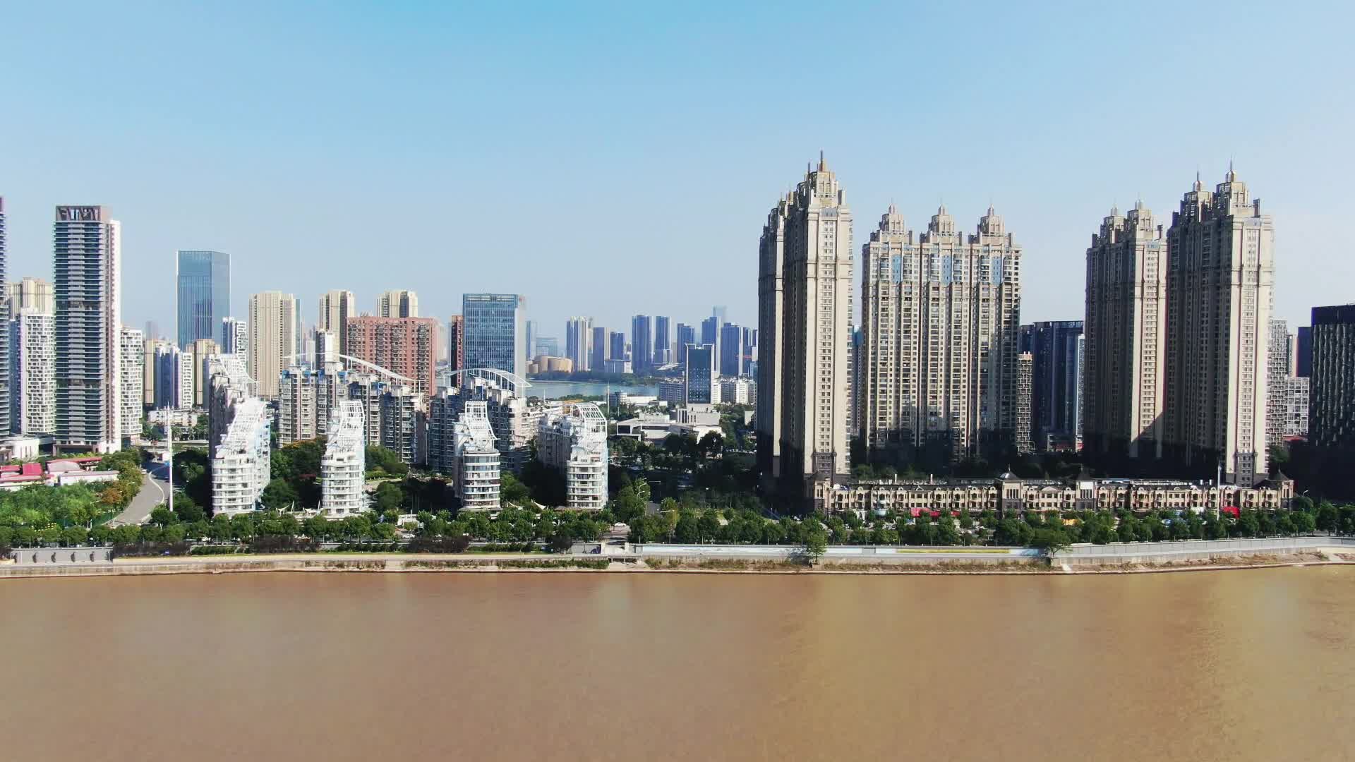 航拍湖北武汉武昌城市高楼视频的预览图