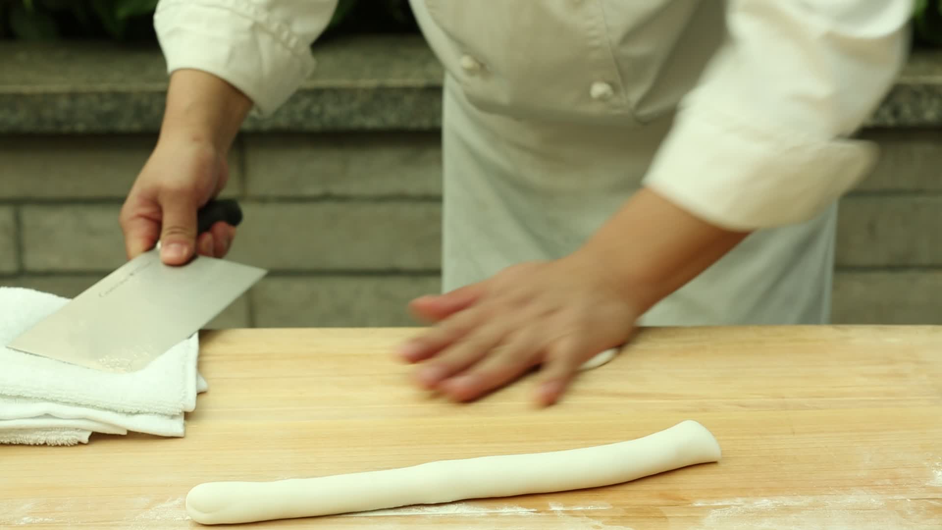 包子饺子擀面皮视频的预览图