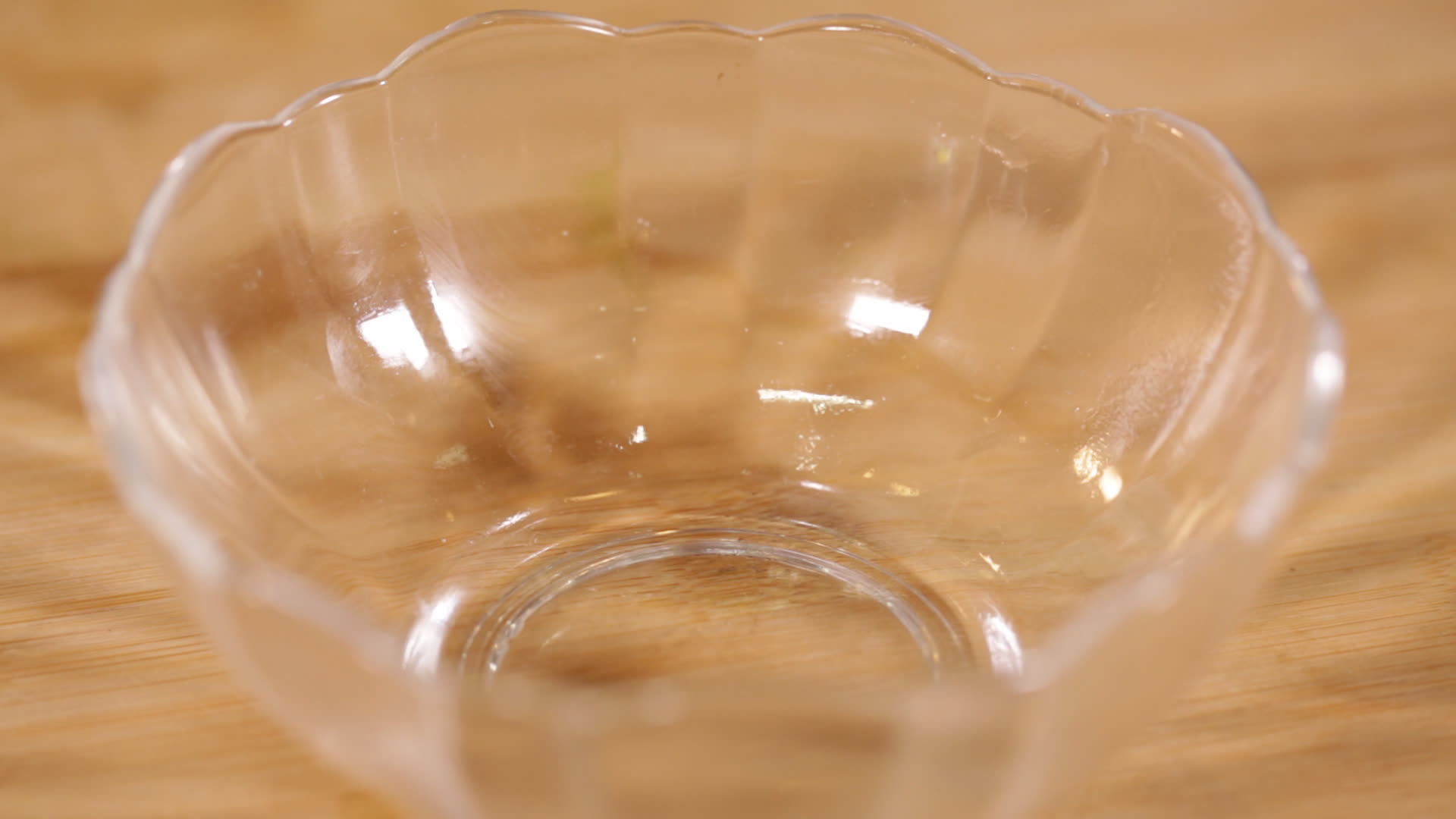 玻璃碗透明厨具视频的预览图