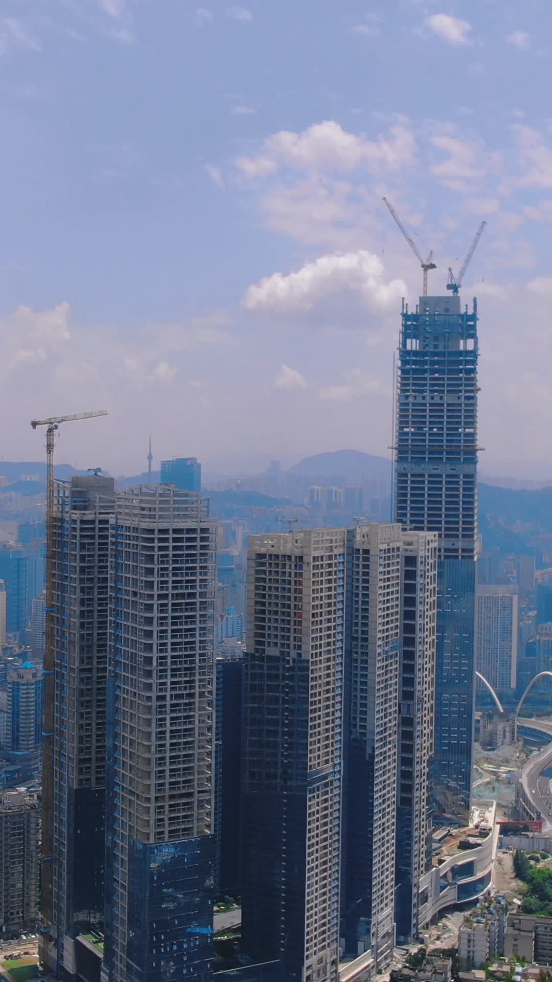 贵州贵阳城市高楼建筑竖屏航拍视频的预览图