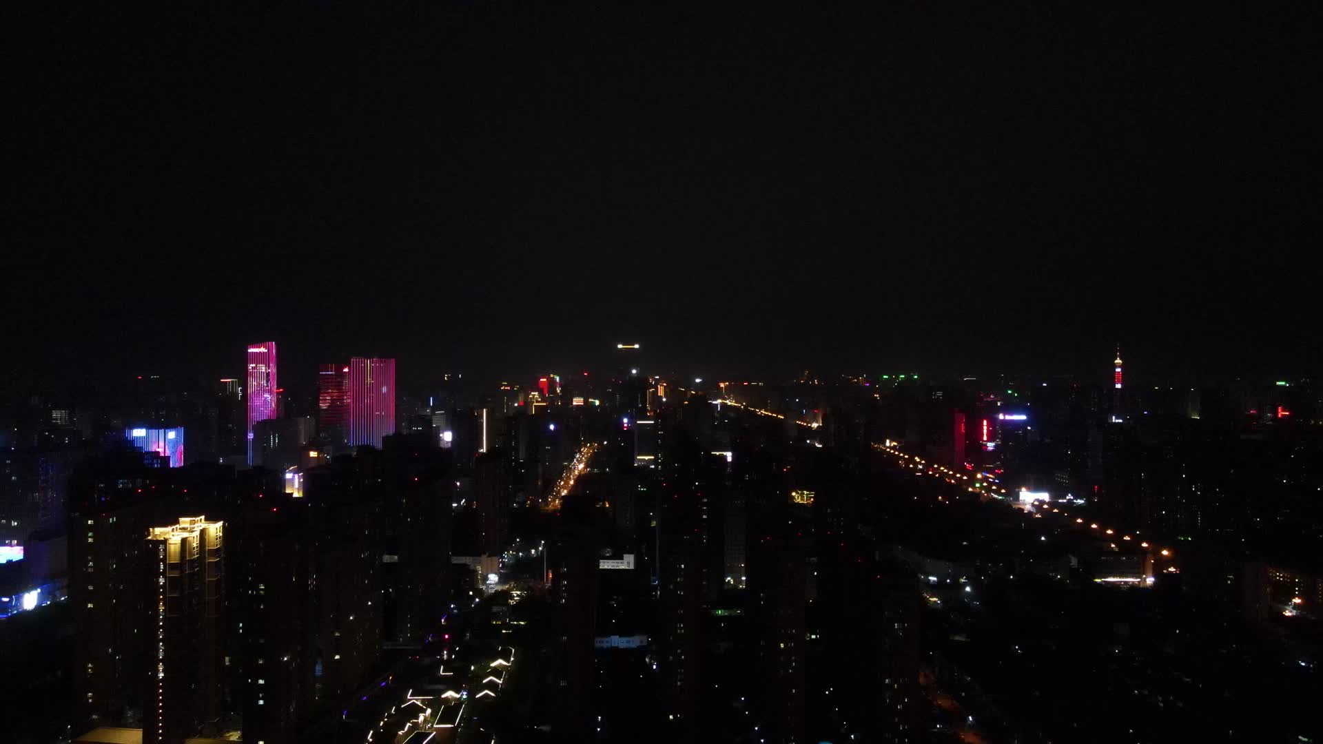 4K航拍河北石家庄城市夜景高楼视频的预览图