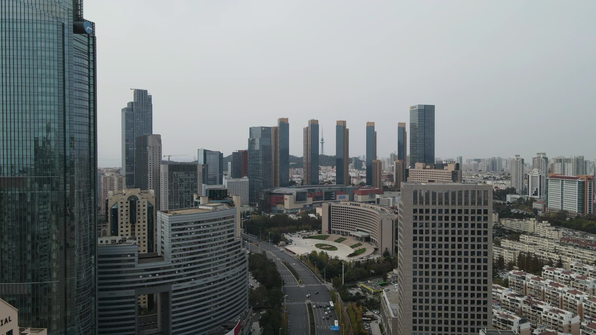 航拍山东青岛城市高楼建筑视频的预览图