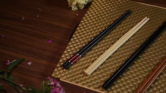 餐具吃饭筷子视频的预览图