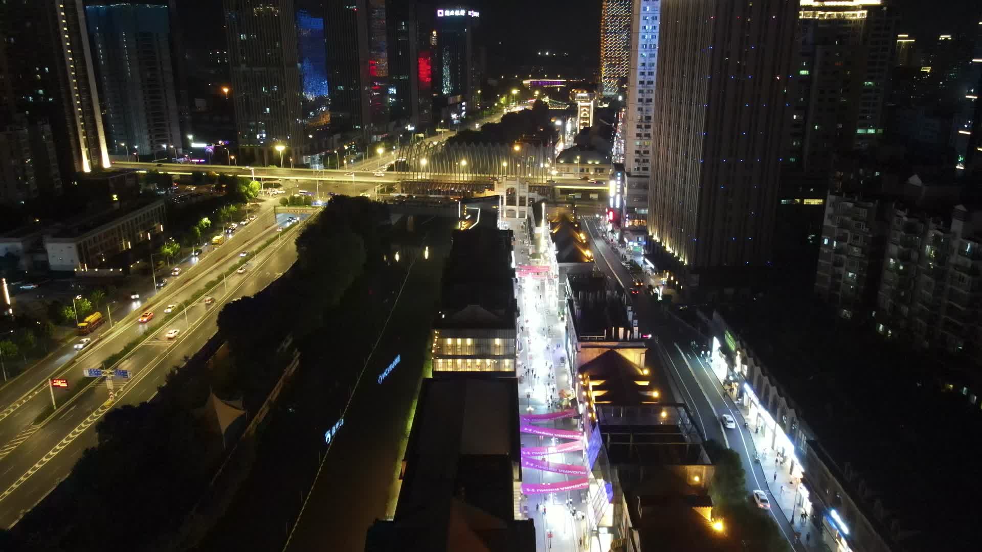 航拍湖北武汉城市夜景交通视频的预览图