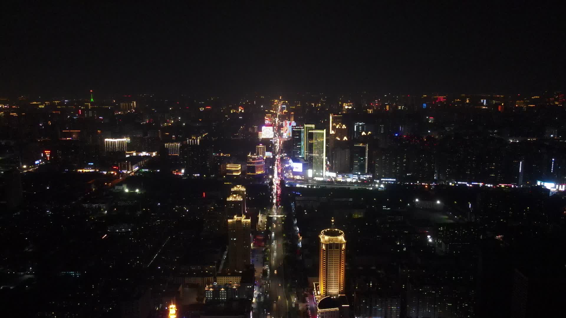4K航拍郑州郑东新区夜景视频的预览图