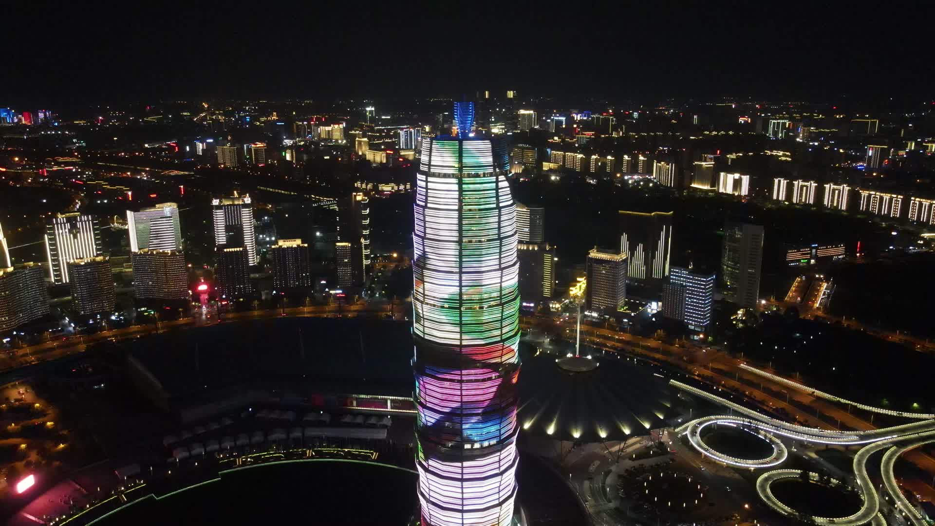 4K航拍郑州会展中心千玺广场夜景视频的预览图