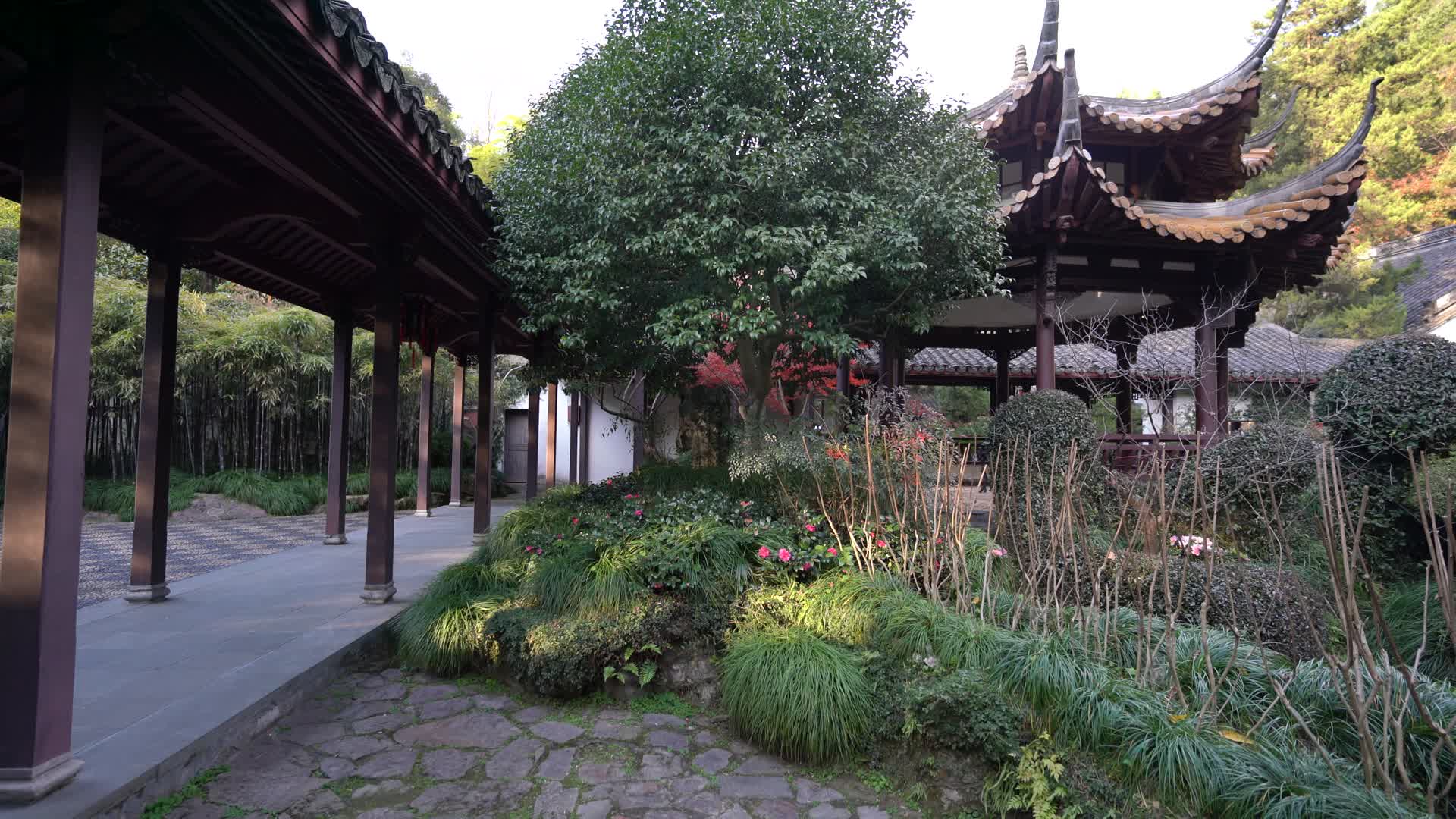 浙江杭州西湖道教宫观黄龙洞4K实拍视频的预览图