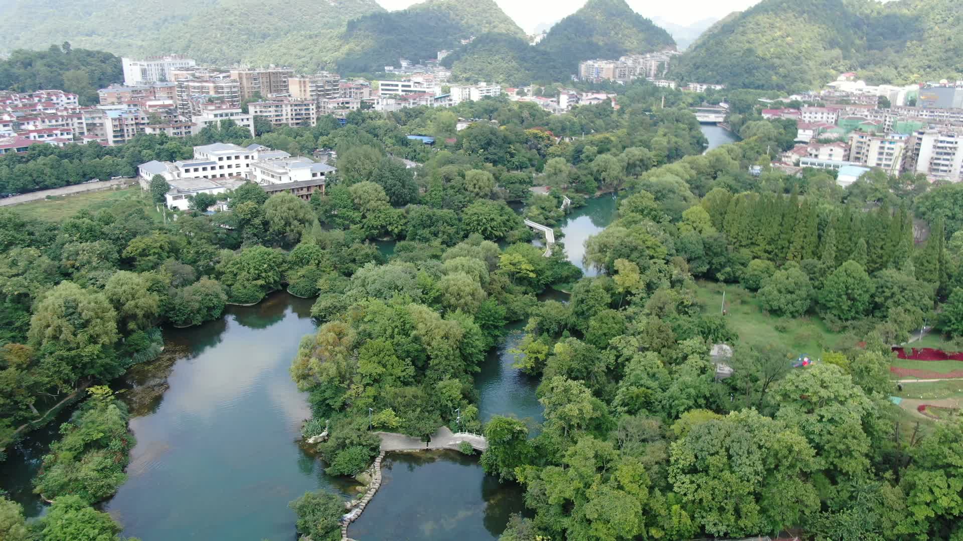 航拍贵州花溪国家湿地公园视频的预览图
