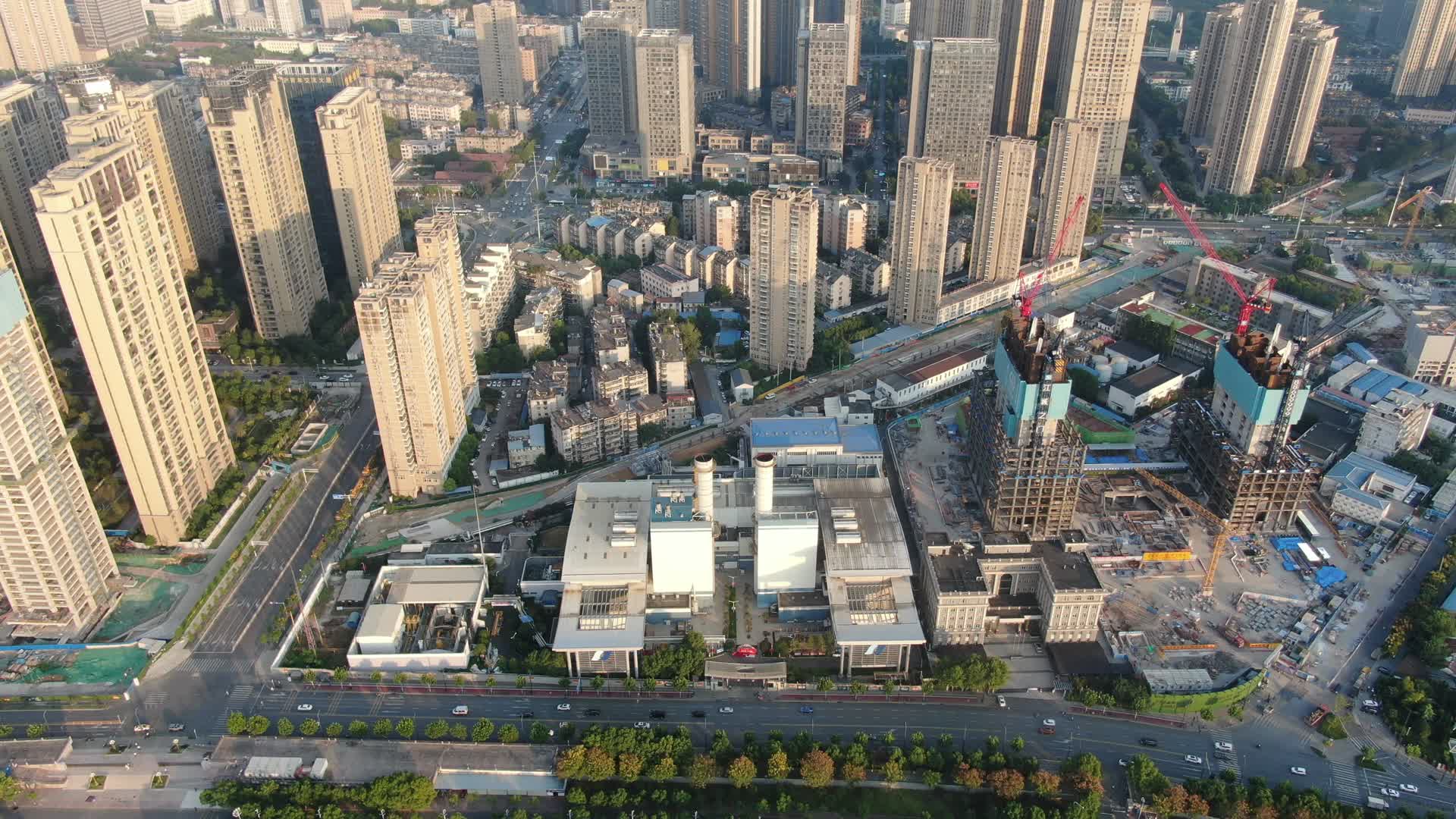 航拍湖北武汉城市建设施工工地视频的预览图
