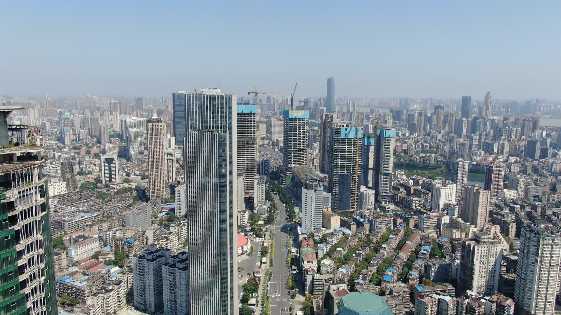 湖北武汉城市天际线航拍4K视频的预览图
