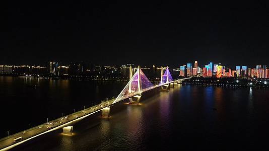 湖北武汉长江二桥夜景航拍4K视频的预览图