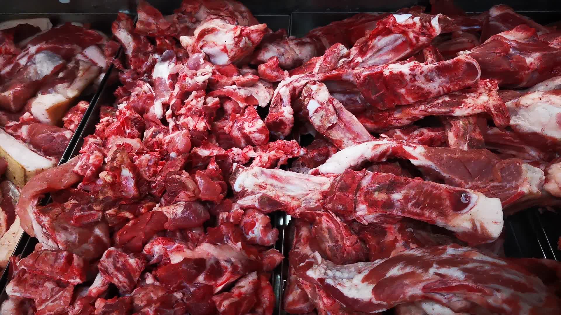 实拍超市新鲜肉排骨视频的预览图