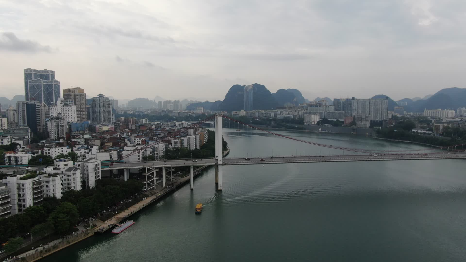4K航拍广西柳州柳江红光大桥视频的预览图