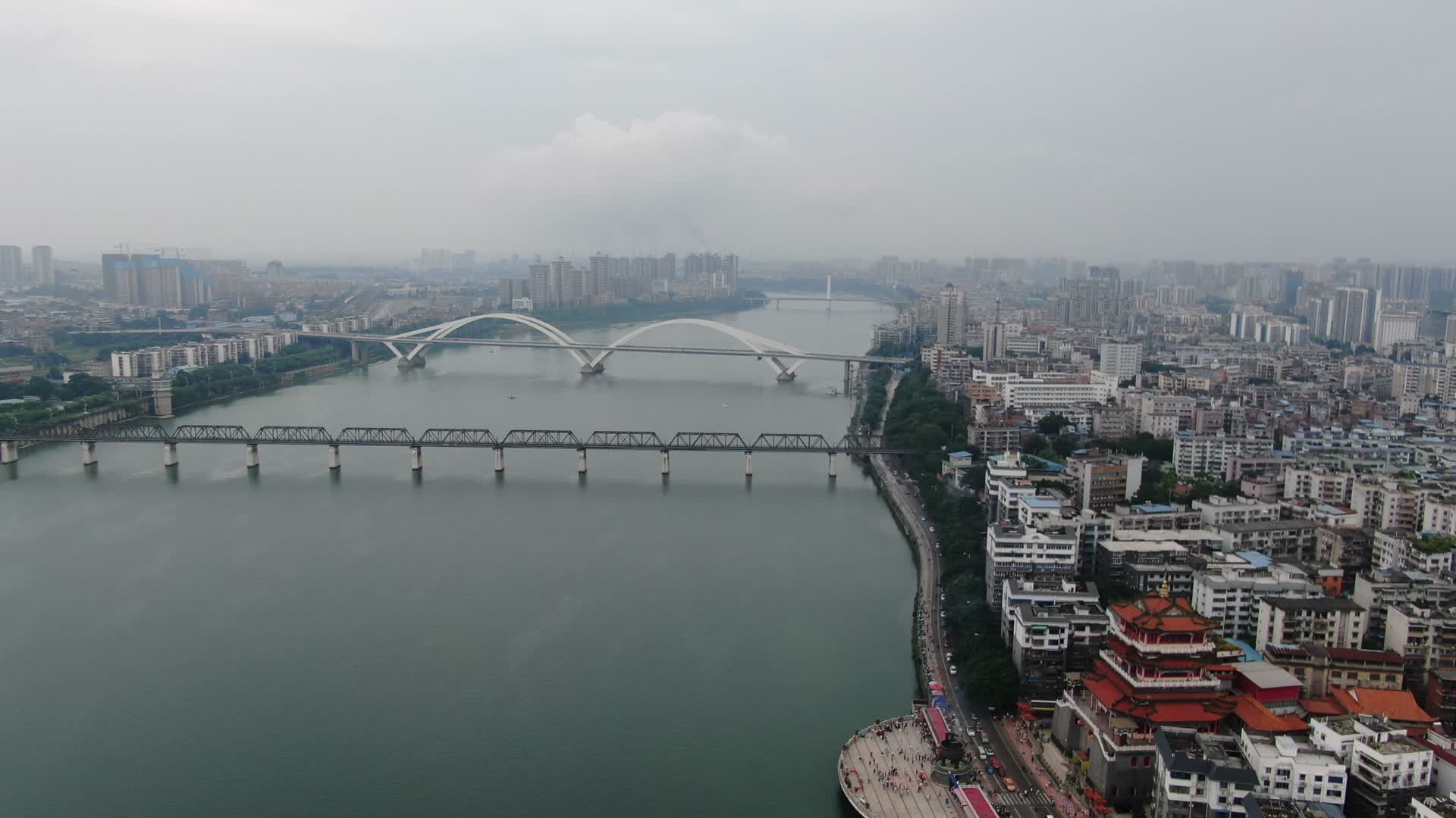 4K航拍广西柳州柳江风光视频的预览图