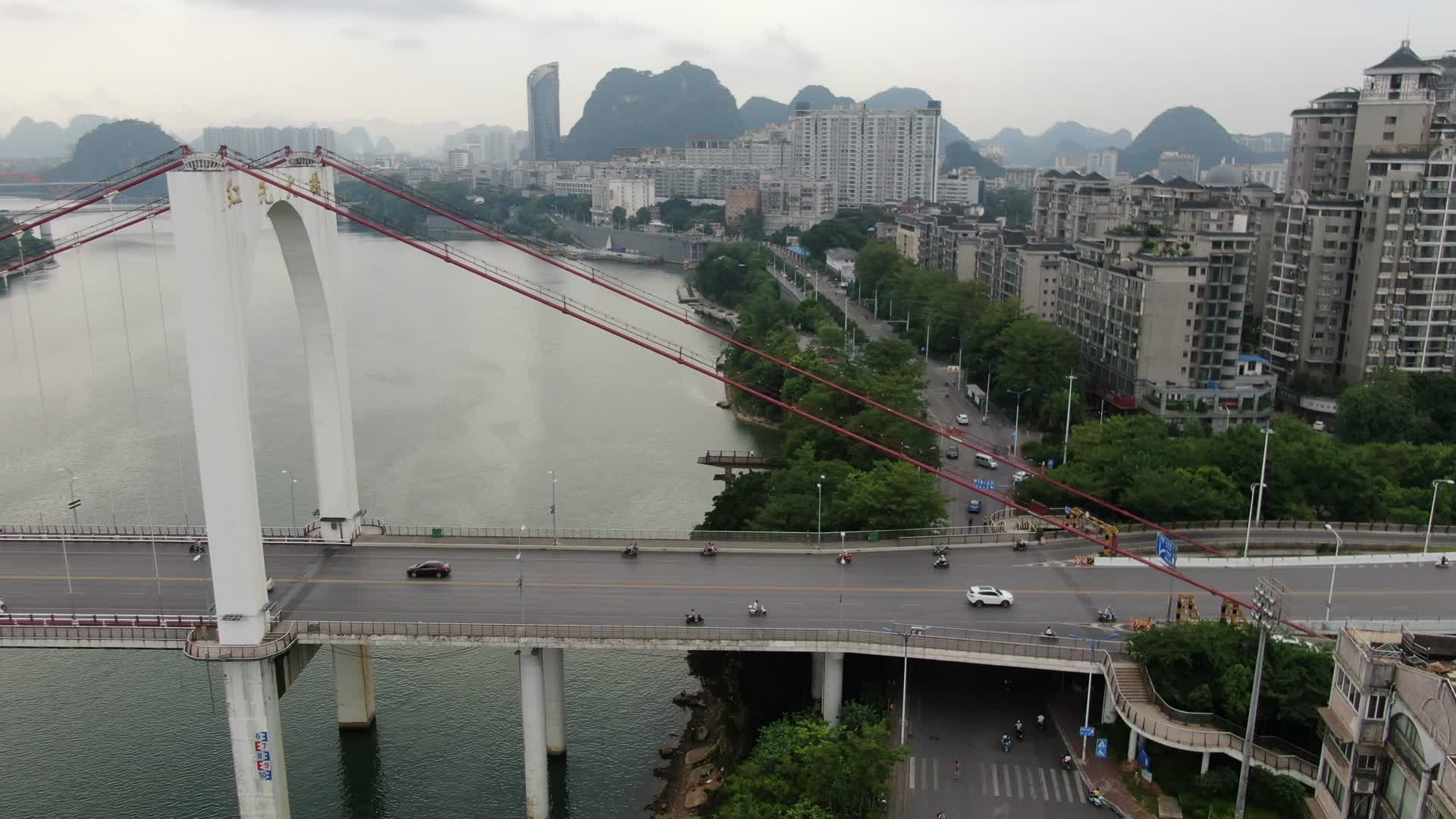 4K航拍广西柳州柳江红光大桥视频的预览图