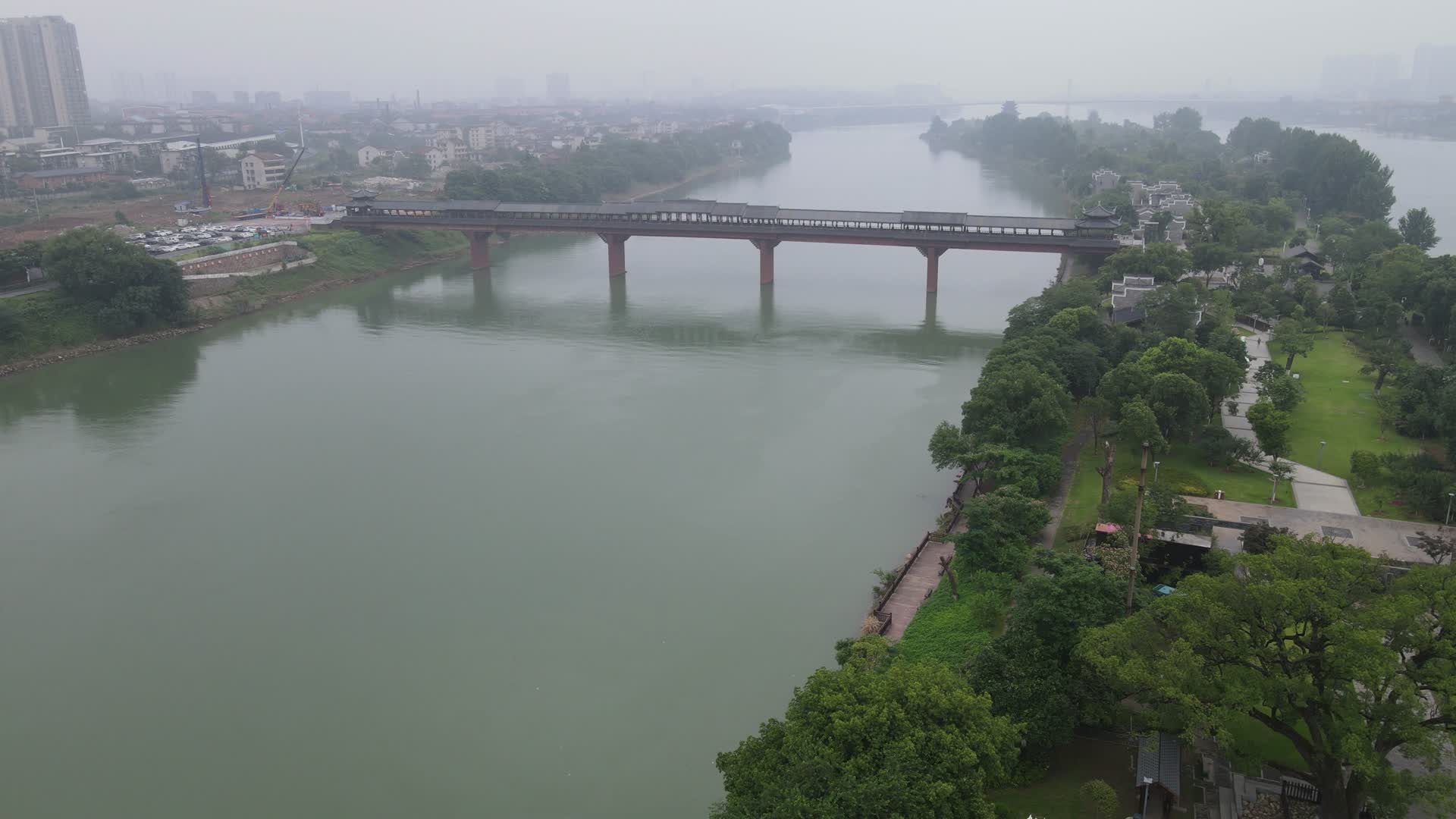 湖南衡阳东洲岛风雨桥航拍视频的预览图