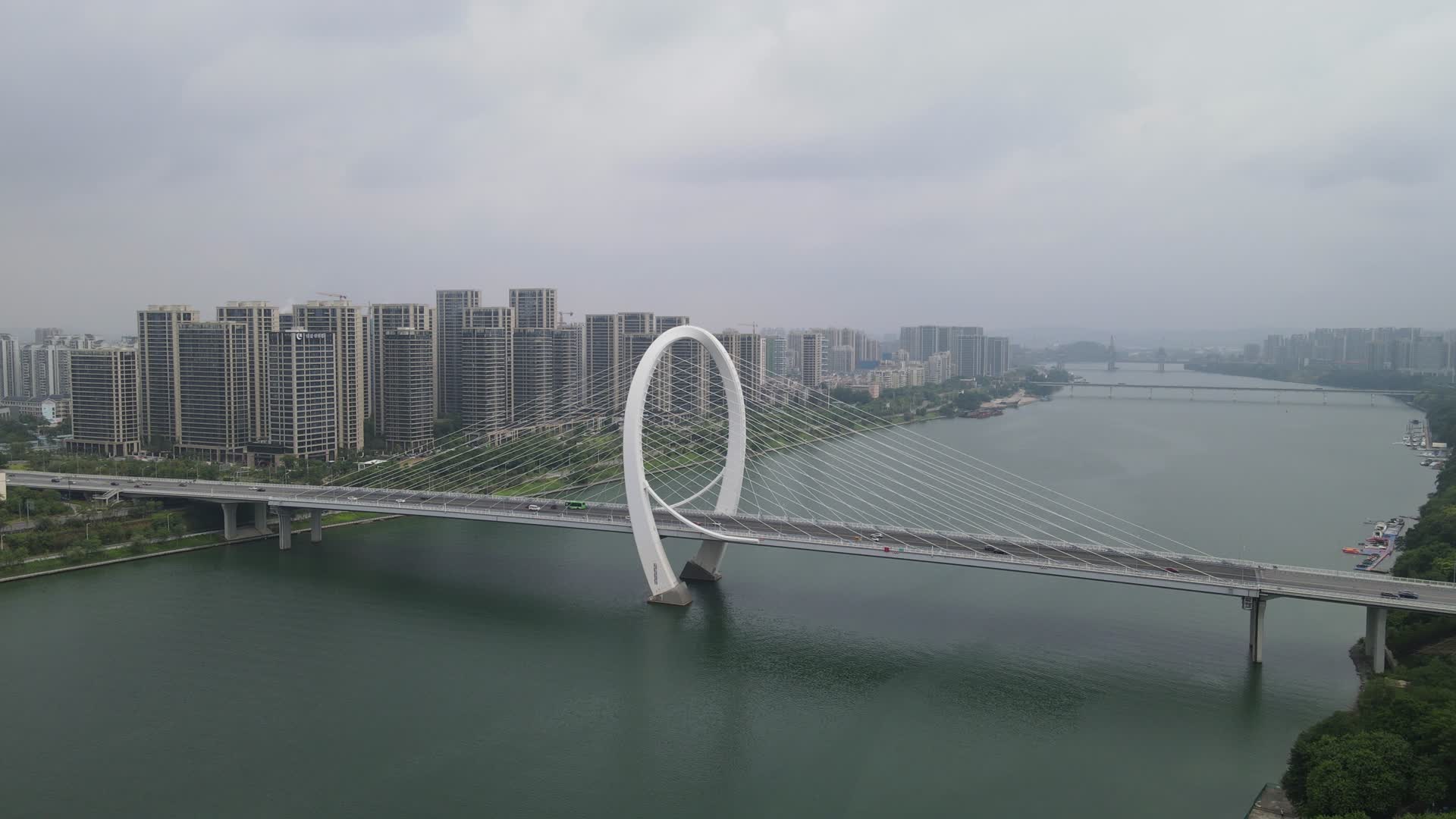 广西柳州柳江白沙大桥航拍4K视频的预览图