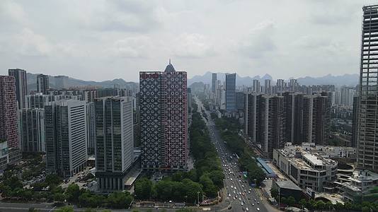 4K航拍广西柳州城市高楼建筑视频的预览图