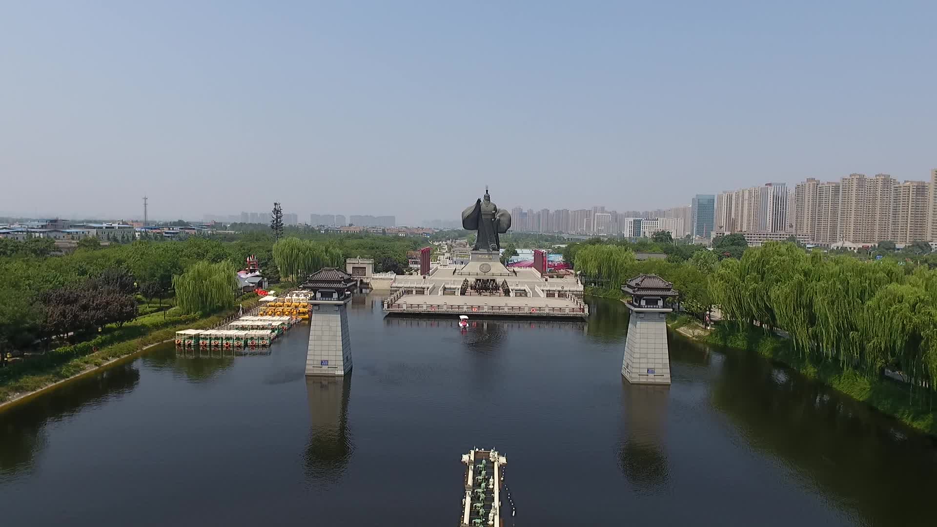 航拍西安汉城湖风景视频的预览图