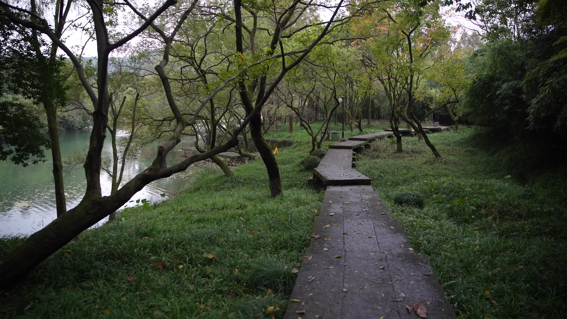 浙江杭州三台山景区霁虹桥4K风景视频视频的预览图