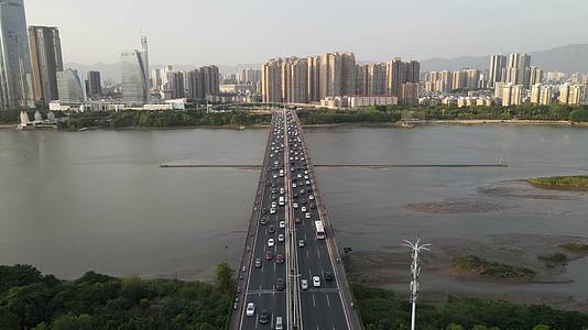 4K航拍福建福州闽江尤溪大桥交通视频视频的预览图