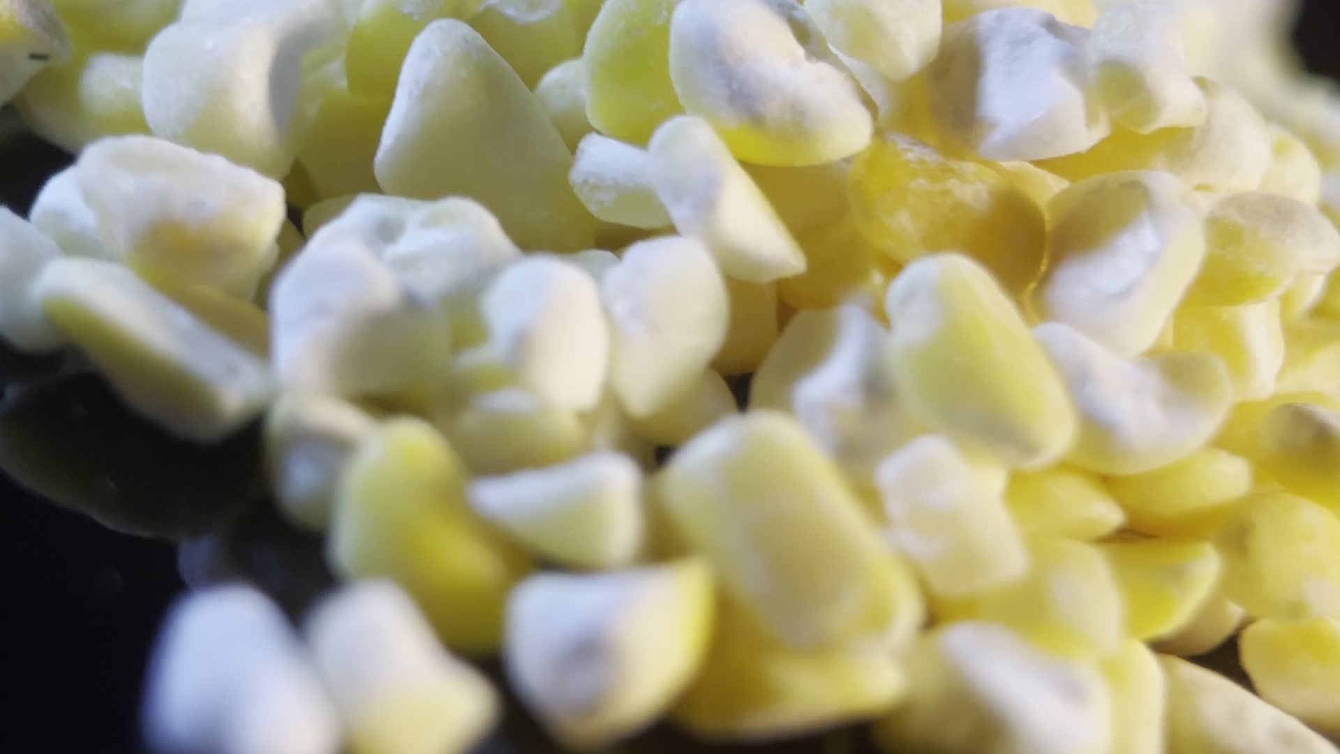 特写棒茬粥玉米碴粗粮视频的预览图