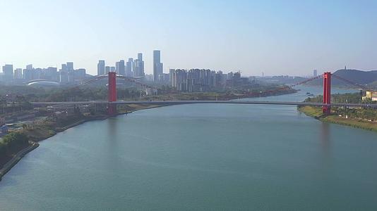 邕江良庆大桥视频的预览图