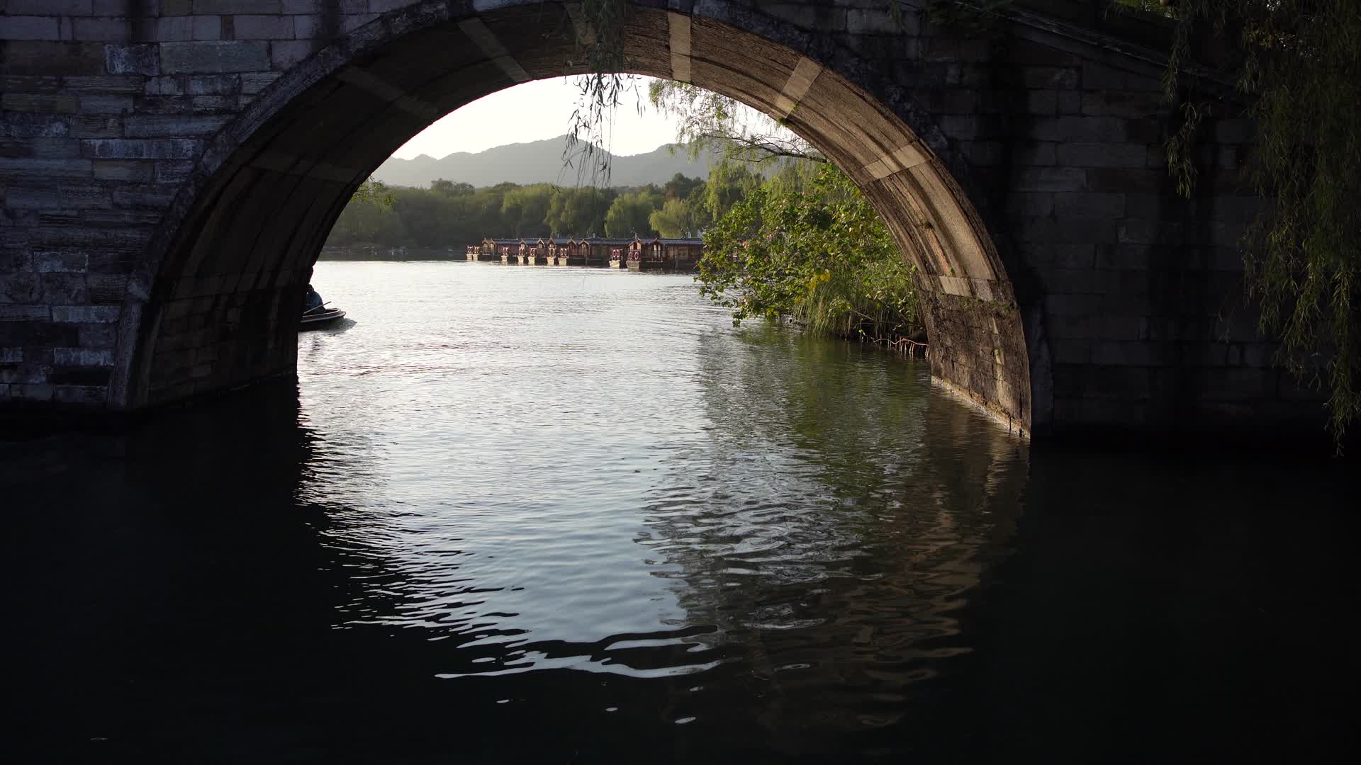 浙江杭州西湖景区茅家埠4K视频视频的预览图