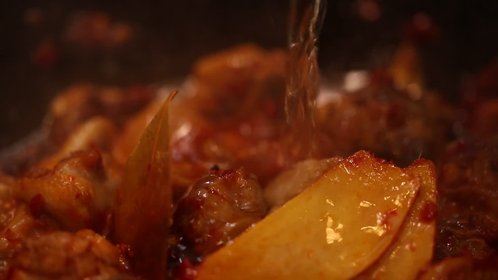 红烧鸡肉炖干锅鸭土匪鸭视频的预览图