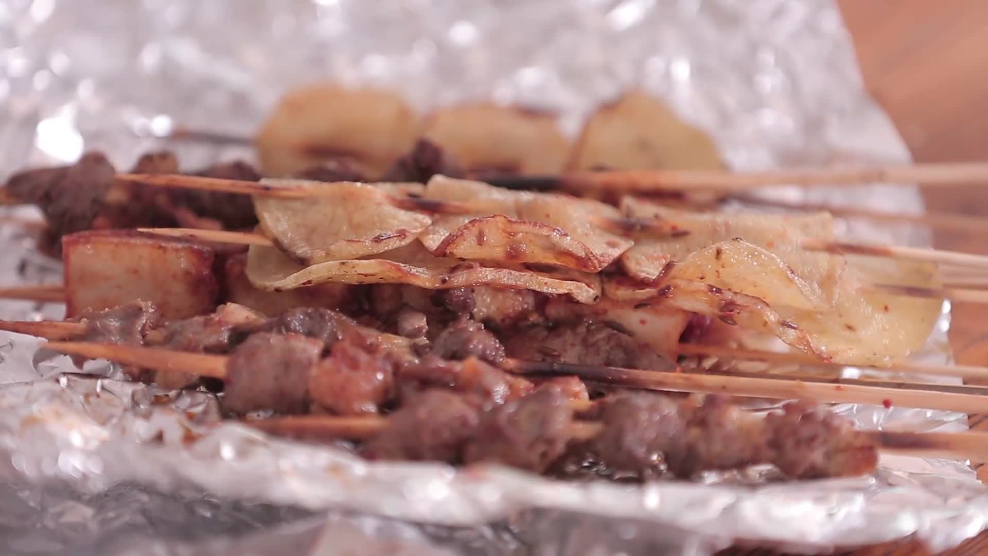 垃圾食品一次性餐盒炸串视频的预览图