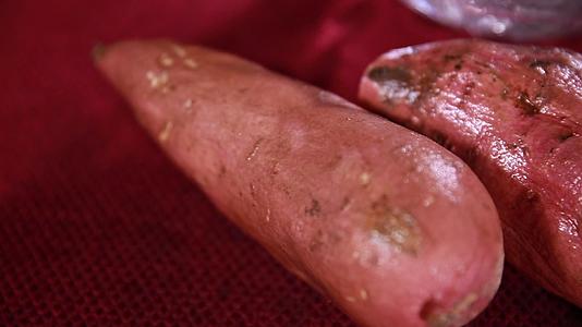 清洗红薯白薯窍门视频的预览图