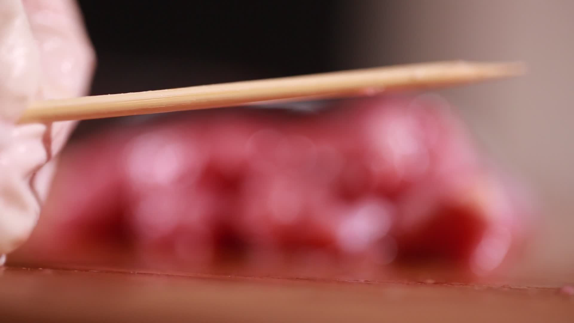 竹签串肉串视频的预览图