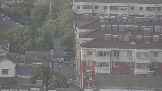 南京江宁城市小区路口4K实拍视频视频的预览图
