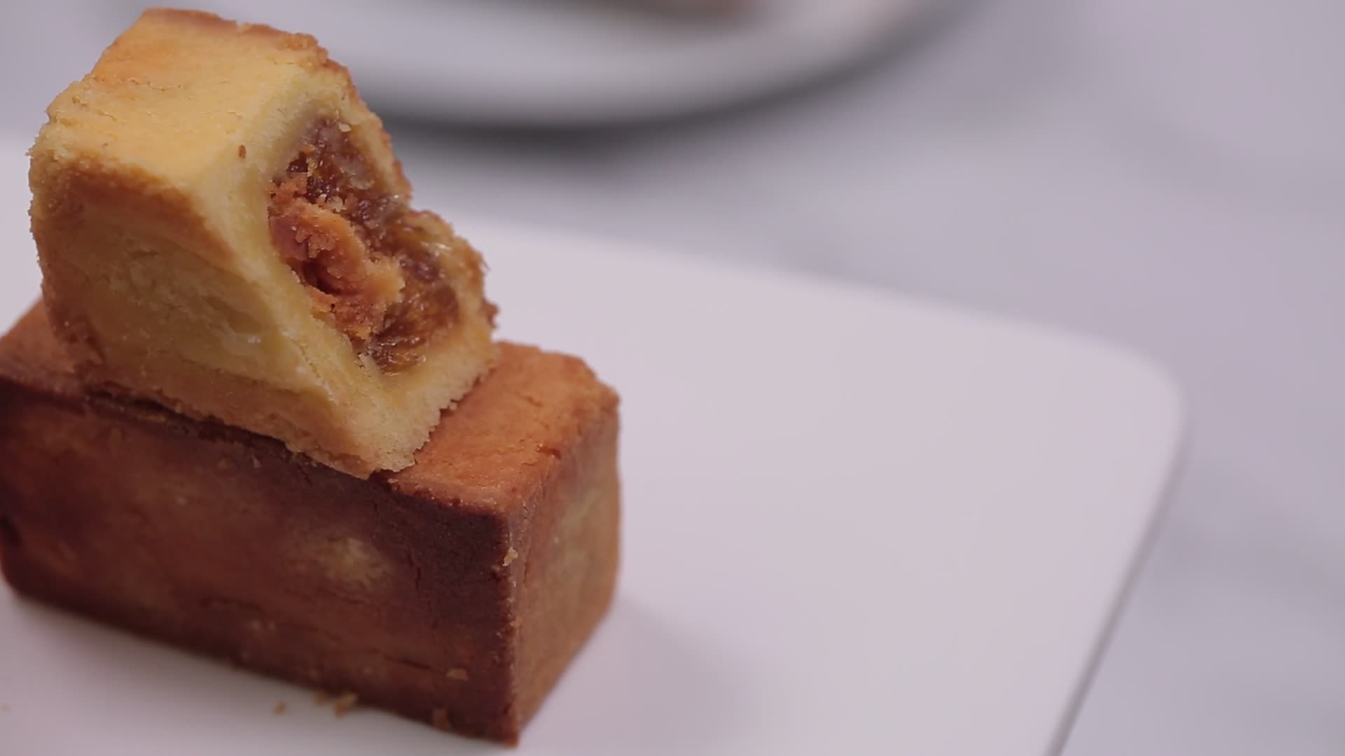 传统小吃糕点帝王酥枣泥酥视频的预览图