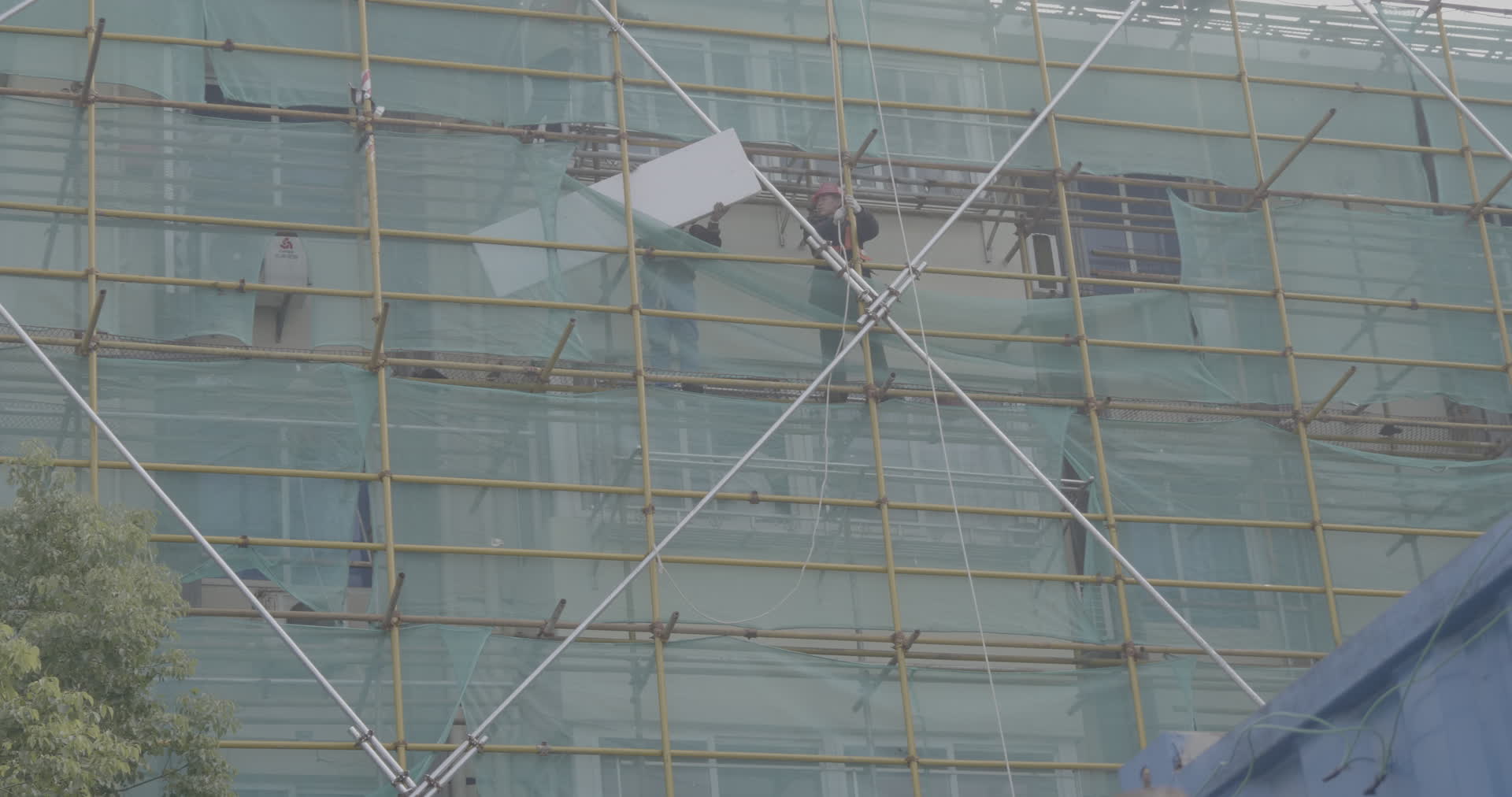 南京城市更新小区建筑翻新施工4K实拍视频视频的预览图