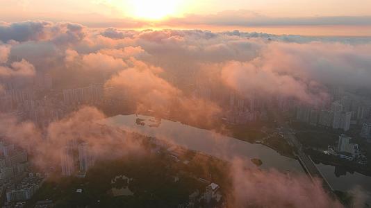 4K航拍南宁城市的清晨视频的预览图
