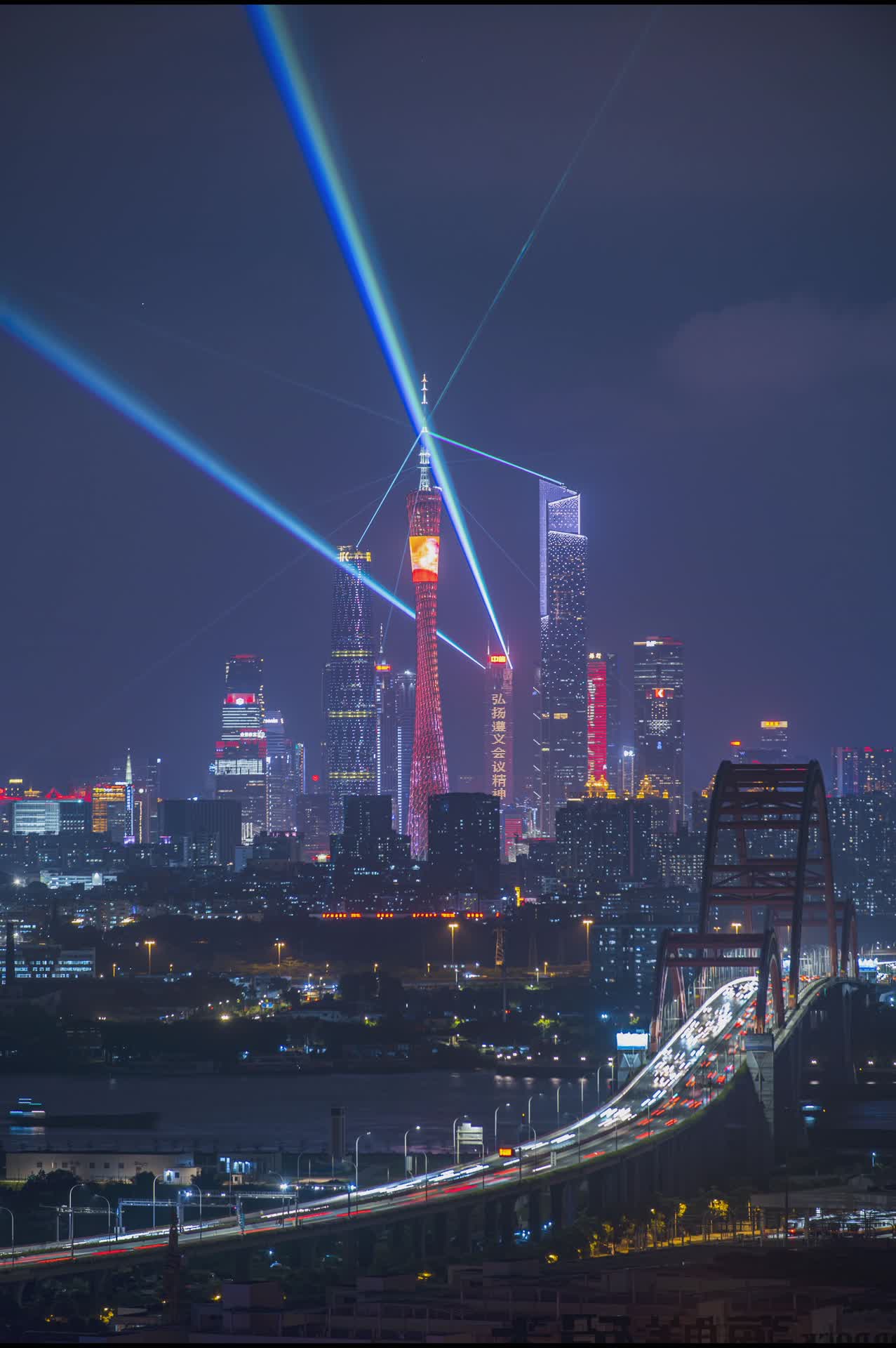 夜景广州塔竖屏延时摄影视频的预览图