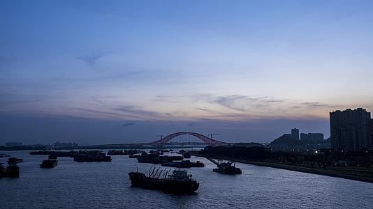明珠湾大桥延时摄影视频的预览图