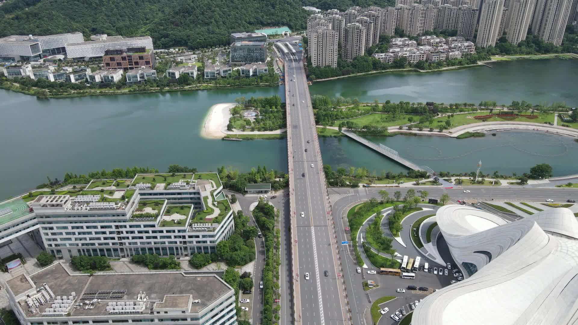 湖南长沙梅溪湖大桥交通航拍视频的预览图