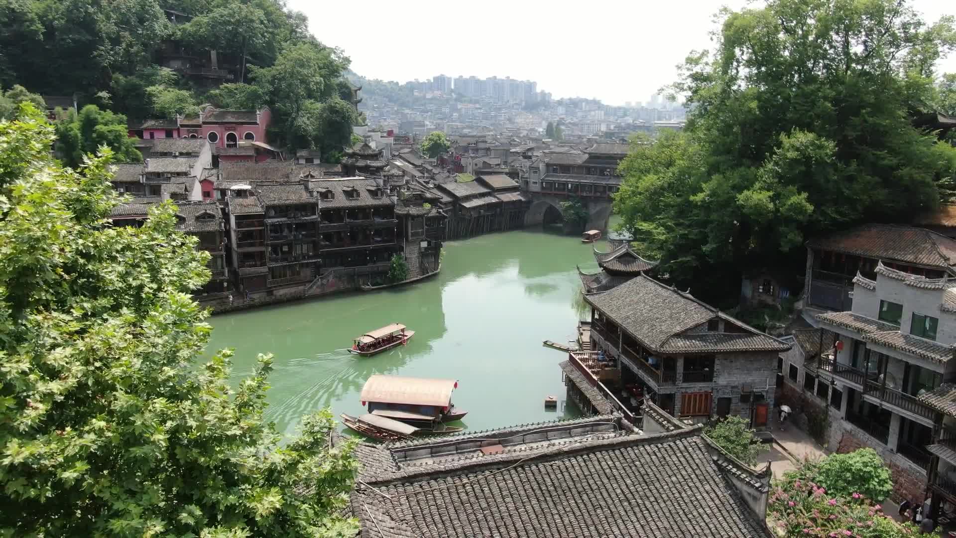 湖南湘西凤凰古城航拍视频的预览图