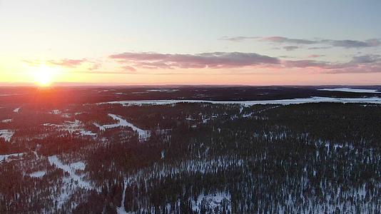 4K航拍北欧罗瓦涅米雪景视频的预览图
